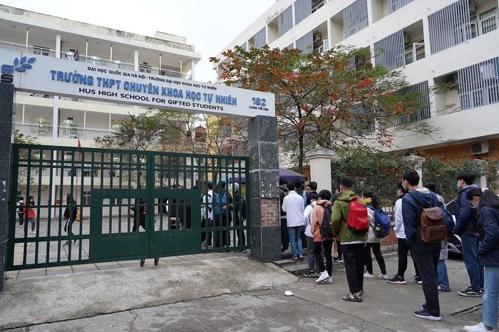 Hình ảnh ấn tượng về THPT Chuyên Khoa học Tự nhiên