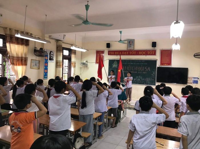 Hình ảnh khuôn viên xanh mát tại Trường Tiểu học Hòa Nam