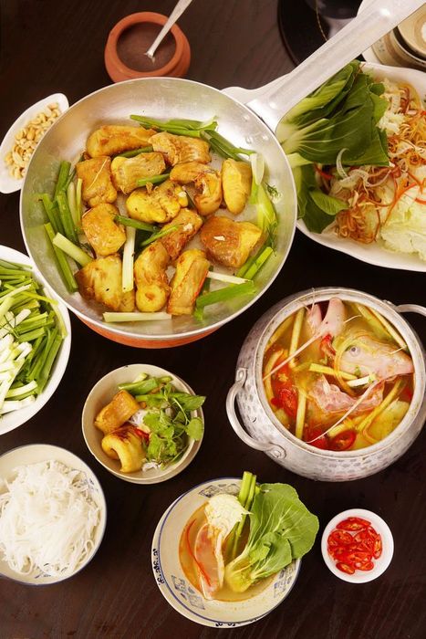 Bữa tiệc chả cá thịnh soạn tại VUA CHẢ CÁ