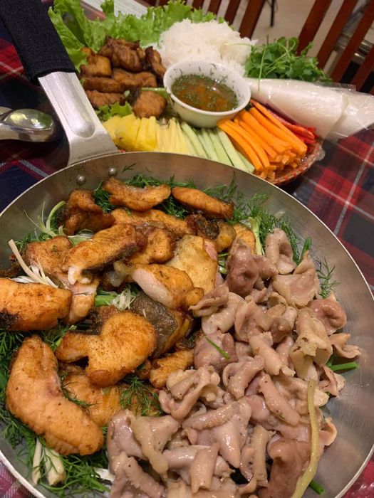 Hình ảnh không gian ấm cúng tại Chả Cá Vọng Ngư