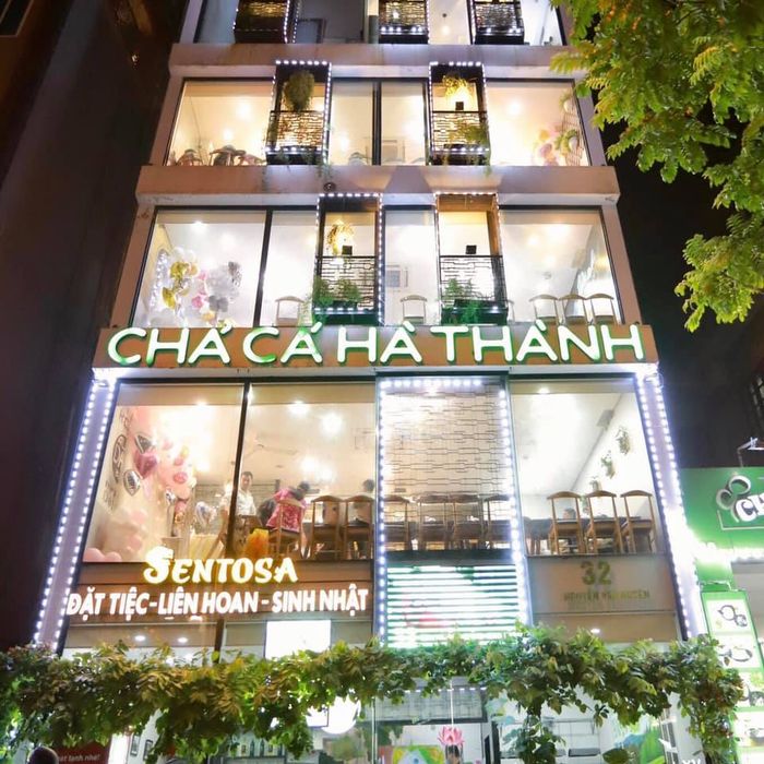 Món chả cá vàng ươm thơm ngon chuẩn vị tại Chả cá Hà Thành
