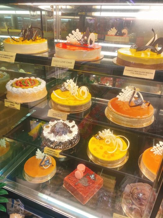 Nguyễn Sơn Bakery ảnh 3 - Bộ sưu tập bánh macaron tinh tế với màu sắc trang nhã, kết hợp hoàn hảo giữa vỏ giòn tan và nhân mềm mịn