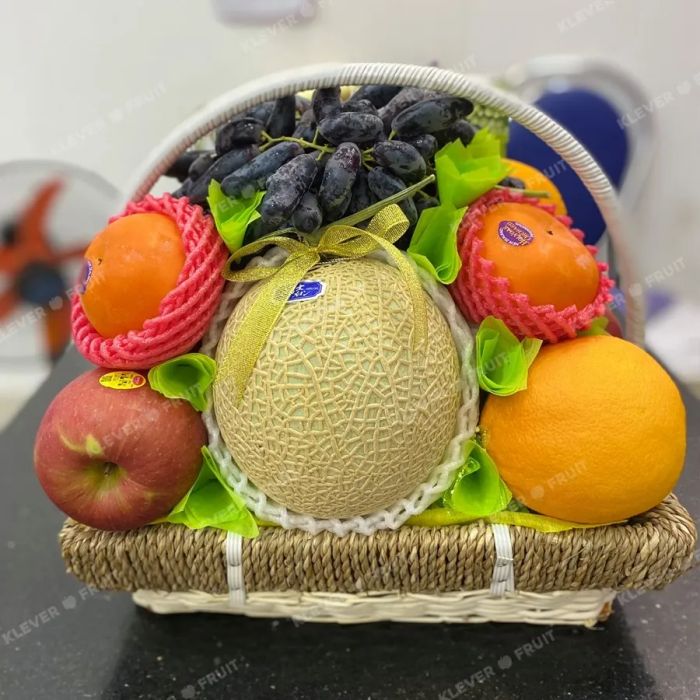 Không gian trưng bày đa dạng các loại trái cây nhập khẩu cao cấp tại Klever Fruits