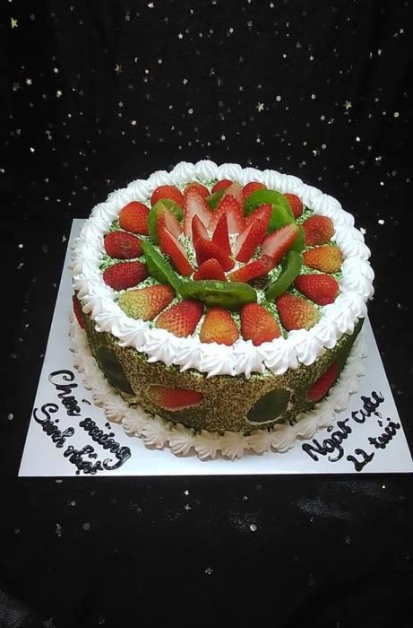 Không gian thưởng thức bánh ấm cúng tại Paolo Bakery