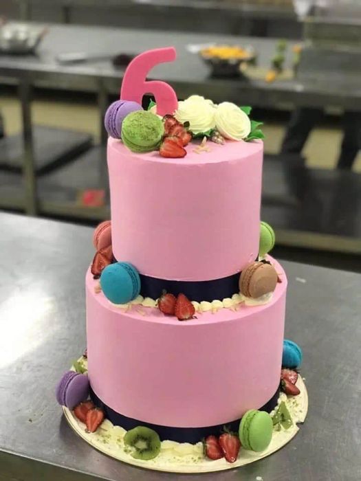 Nguyễn Sơn Bakery ảnh 1 - Bộ sưu tập bánh mousse thanh lịch với đường nét trang trí tối giản nhưng đầy tinh tế, thể hiện đẳng cấp của nghệ nhân bánh ngọt