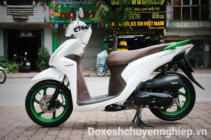 Không gian trưng bày đa dạng phụ tùng tại Đồ Chơi Xe SH Việt Nam