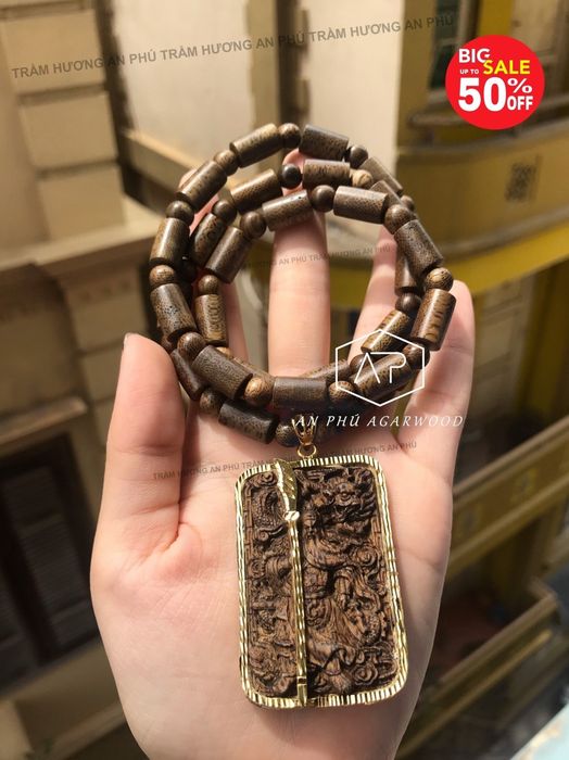 Vòng Tay Trầm Hương An Phú – Ảnh 3: Sự hòa quyện của hương trầm thanh cao và sức mạnh phong thủy