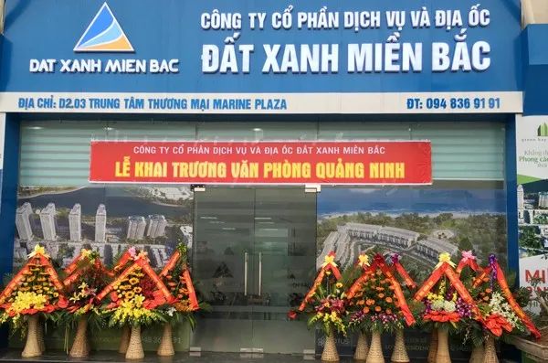 Khoảnh khắc vinh dự khi Đất Xanh được vinh danh Top 5 Công ty Môi giới Bất động sản xuất sắc nhất 2016