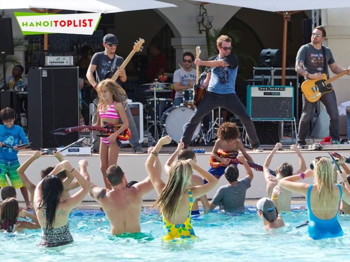 hanoiskyteam-doi-tac-to-chuc-pool-party-chuyen-nghiep-Mytour