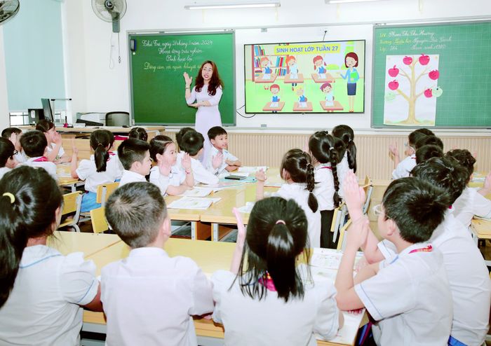 Ảnh 1: Góc nhìn ấn tượng về Trường Tiểu học Nguyễn Đức Cảnh với kiến trúc hiện đại