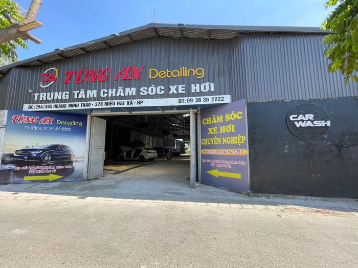 Không gian sang trọng tại Trường Quân Car Wash - Nơi những chiếc xe được đối xử như tác phẩm nghệ thuật