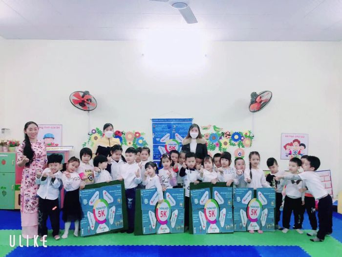 Khám phá không gian học tập đầy màu sắc qua hình ảnh thứ hai của Trường mầm non Hạ Long - Hải Phòng, nơi mỗi góc nhỏ đều được chăm chút tỉ mỉ.