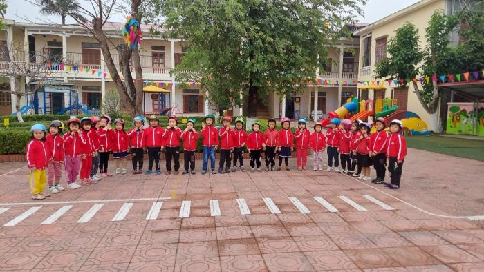 Khuôn viên xanh mát Trường Mầm non Quốc Tuấn - Nơi trẻ thỏa sức khám phá