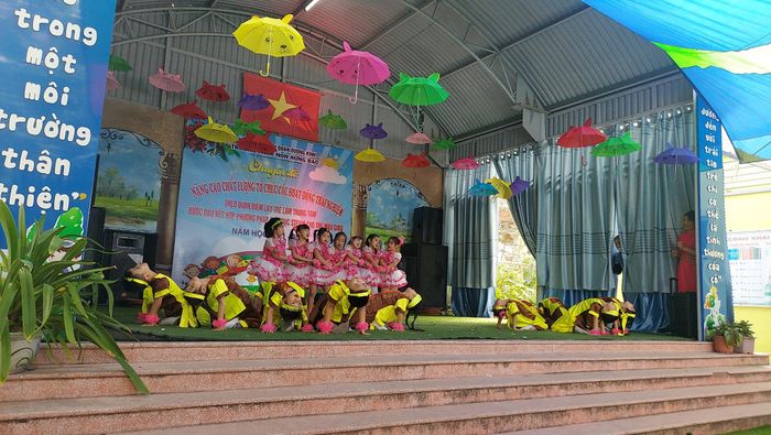 Giờ học ngoài trời đầy hứng khởi tại Mầm Non Hưng Đạo