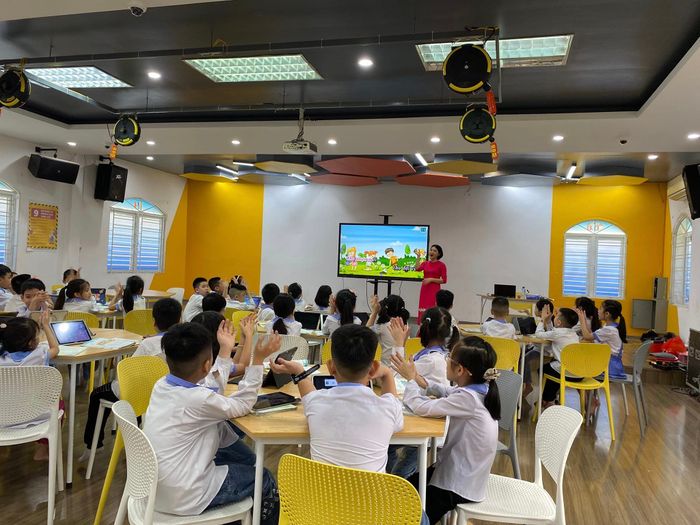 Ảnh 2: Hoạt động ngoại khóa đa văn hóa tại trường