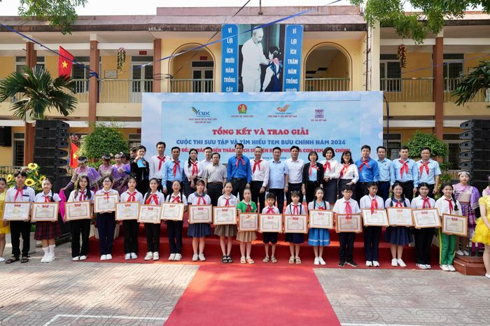 Ảnh 2: Ngôi trường Tiểu học Nguyễn Thượng Hiền với kiến trúc khang trang, xanh mát
