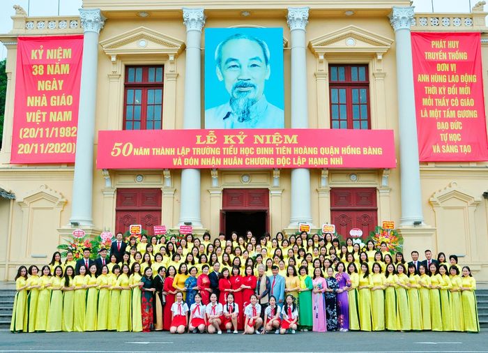 Hình ảnh Trường Tiểu học Đinh Tiên Hoàng - Ngôi trường 50 năm bề dày thành tích