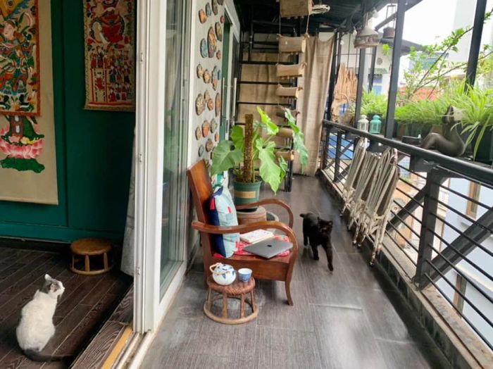 <i>Ơ Kìa Hà Nội</i> không chỉ là một quán cà phê, mà là một không gian sáng tạo dành cho những ai tìm kiếm một nơi yên tĩnh để học tập, làm việc và kết nối. Đây là điểm đến lý tưởng cho những ai yêu thích không gian sống chan hòa cảm hứng và những buổi gặp gỡ đầy năng lượng tích cực.