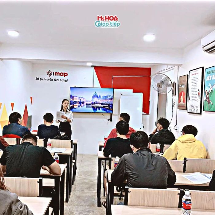 Hình ảnh lớp học đầy cảm hứng tại Ms Hoa Giao Tiếp