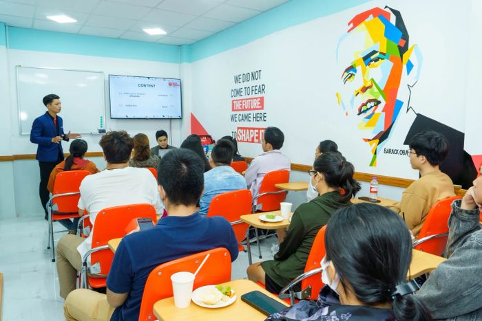 Hình ảnh lớp học luyện thi IELTS chất lượng cao tại IELTS Fighter