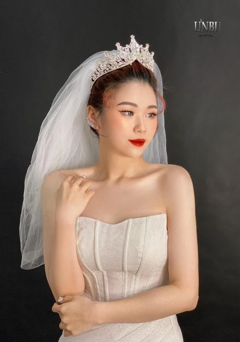 Học viên thực hành tại Linh Ưnbi Makeup Academy