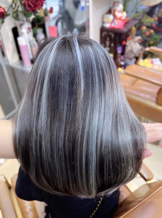 Hình ảnh thực tế về không gian sang trọng và những kiểu tóc đẹp mê ly tại Salon Luân Nguyễn
