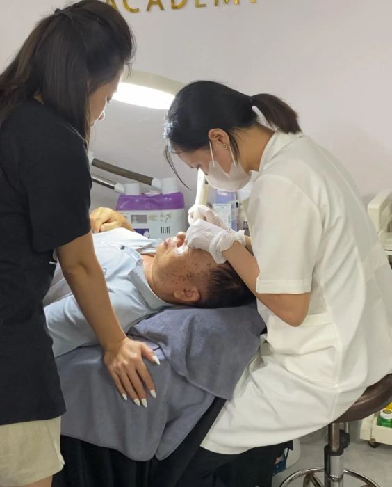 EM Spa ảnh 2