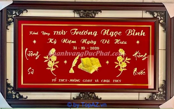Khánh vàng kỷ niệm - Khoảnh khắc tri ân ngày thầy cô về hưu