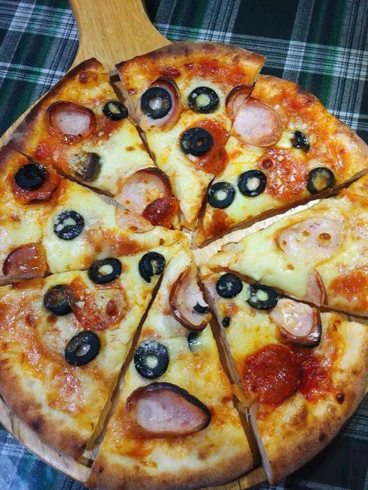 Những chiếc pizza vàng ươm thơm phức tại Pizza One