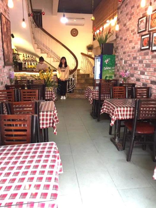 Không gian ấm cúng và những mẫu pizza đặc biệt tại Pizza One