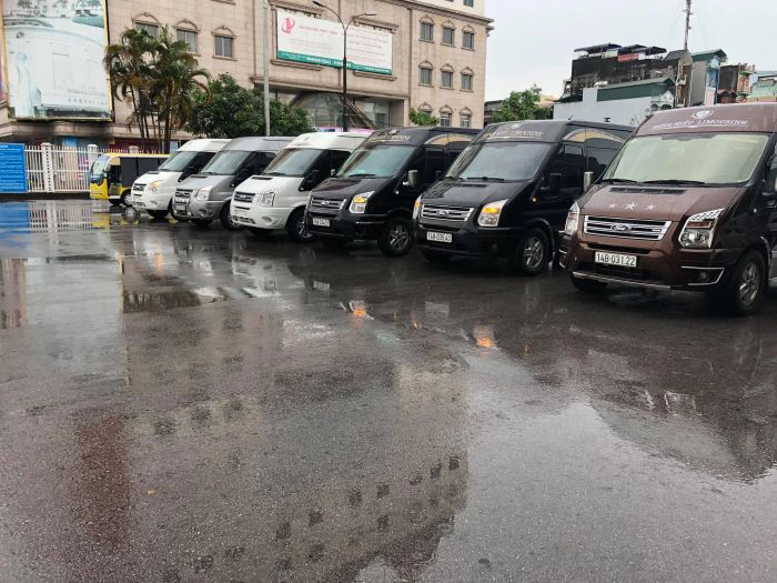 Hình ảnh đội xe sang trọng của Minh Hiếu Limousine