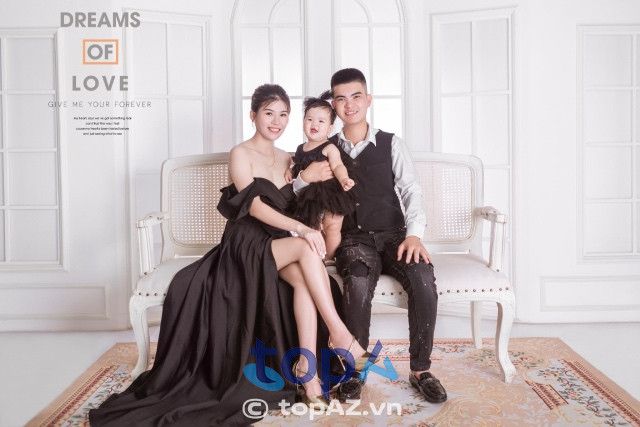 Studio chụp ảnh cao cấp với mức giá hợp lý, mang đến trải nghiệm đáng giá