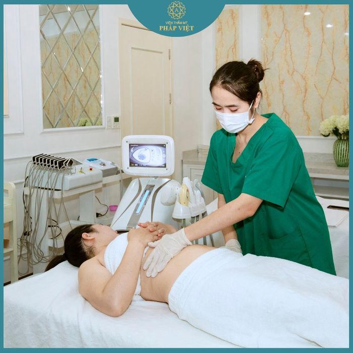Không gian sang trọng và hiện đại tại Viện Thẩm Mỹ Pháp Việt