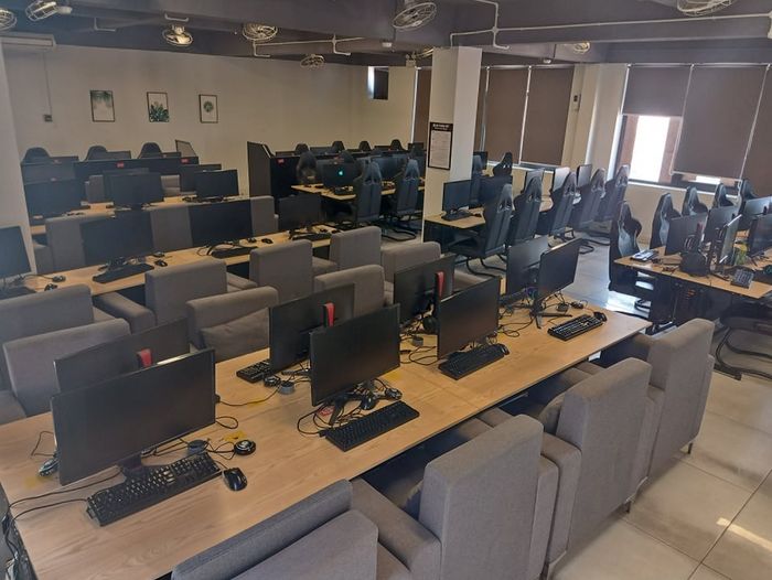 Ikarus Cyber - Hình ảnh 1
