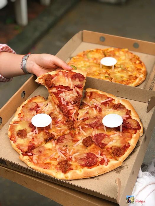 Những chiếc pizza thơm ngon tại Pepperonis
