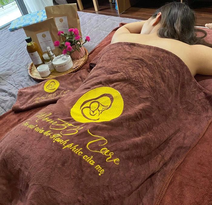 Không gian sang trọng và ấm áp tại Mombb Care