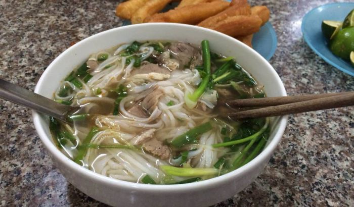Không gian ấm cúng và tô phở đặc biệt tại Phở Bò Nam Định