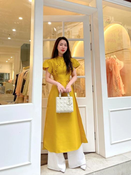 Bộ sưu tập áo dài đặc sắc tại Linh Bông