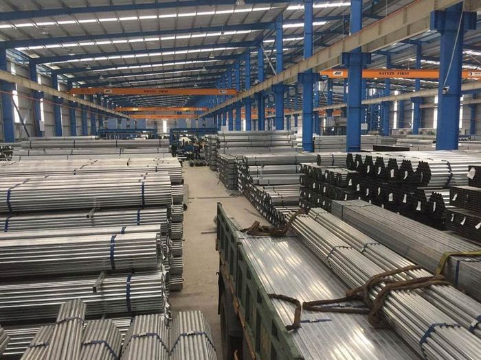Hình ảnh showroom và kho hàng hiện đại của Công ty Thép Nam Phú