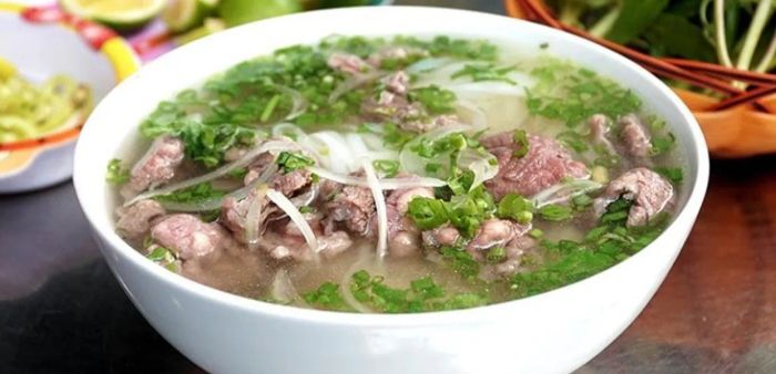 Phở Sướng - Hình ảnh chân thực về những tô phở vàng ươm hấp dẫn, thắm đượm tình quê Hải Phòng.