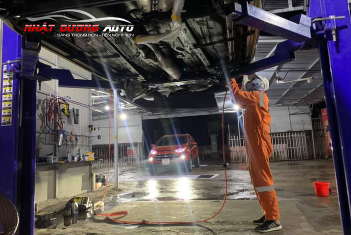 Không gian làm việc hiện đại tại Nhật Dương Auto