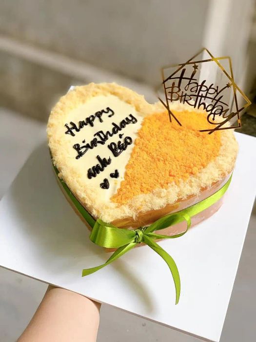 Hình ảnh bánh bông lan trứng muối tươi ngon tại Bích Nguyệt