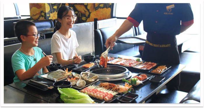 Bữa tiệc lẩu nướng thịnh soạn tại Sen Vàng Restaurant