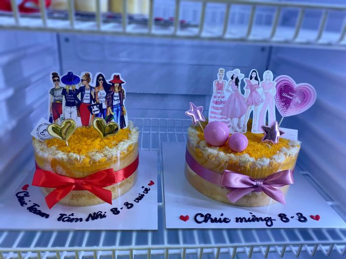 Hình ảnh bánh bông lan trứng muối đặc biệt tại Funny Bakery