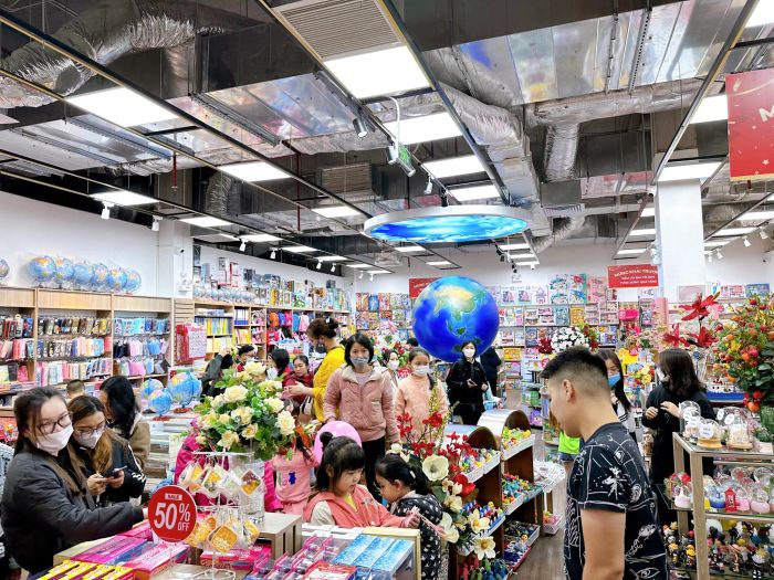Không gian sách và vui chơi tại Tân Việt Books