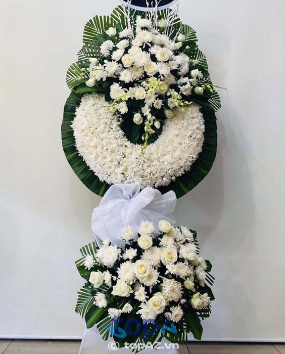 Đặt hoa viếng đám tang tại Quận 1