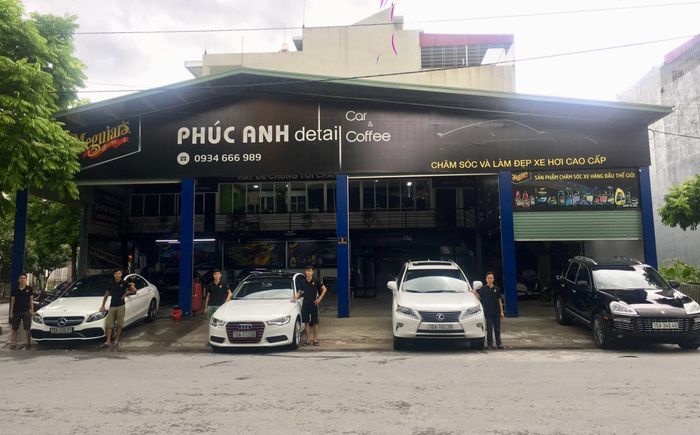 Không gian chăm sóc xe đạt chuẩn tại Phúc Anh Autospa