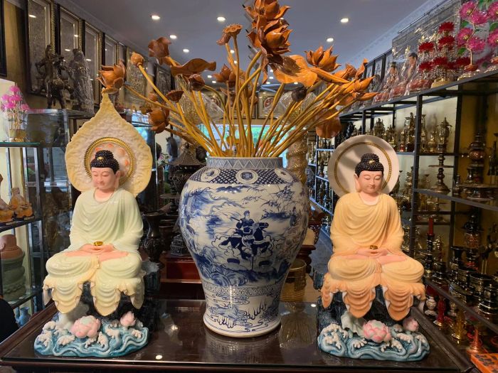 Không gian trưng bày tinh tế tại Tuấn Hùng - Đồ Thờ & Phong Thủy Cao Cấp (Ảnh 2)