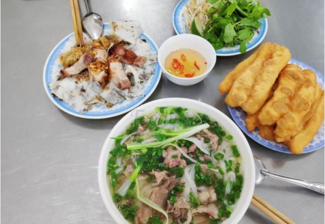 Phở - Bánh cuốn Tuyết Ninh: Hình ảnh tô phở bát đá thơm ngon đặc trưng