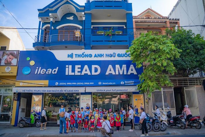 Hệ thống Trung tâm Anh ngữ Quốc tế ILEAD AMA HUẾ ảnh 1, nơi mỗi học viên đều được tiếp cận với phương pháp học hiện đại và đội ngũ giảng viên giàu kinh nghiệm, sẵn sàng đồng hành trong hành trình chinh phục tiếng Anh.